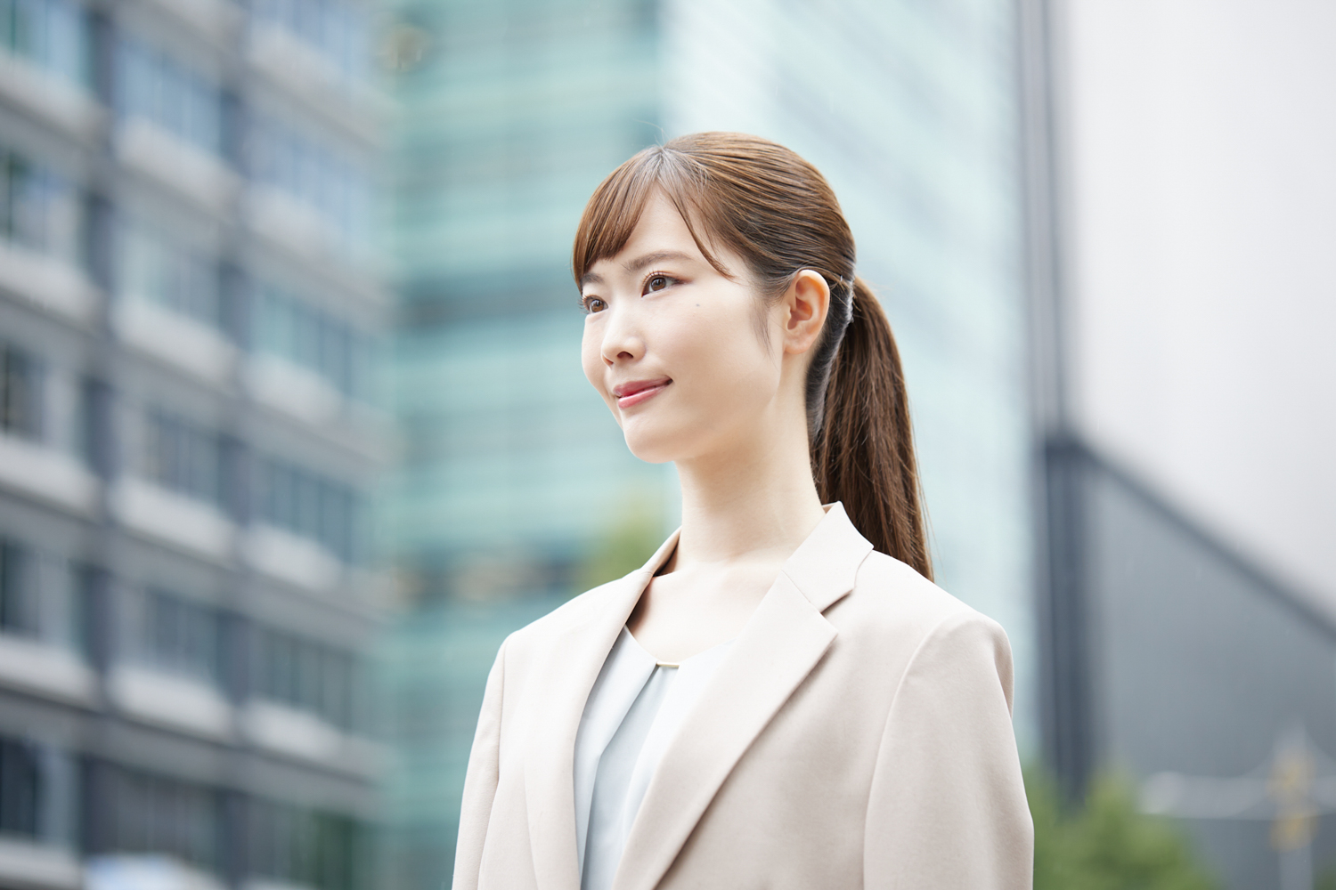 オフィスで働く社員の採用向け写真撮影