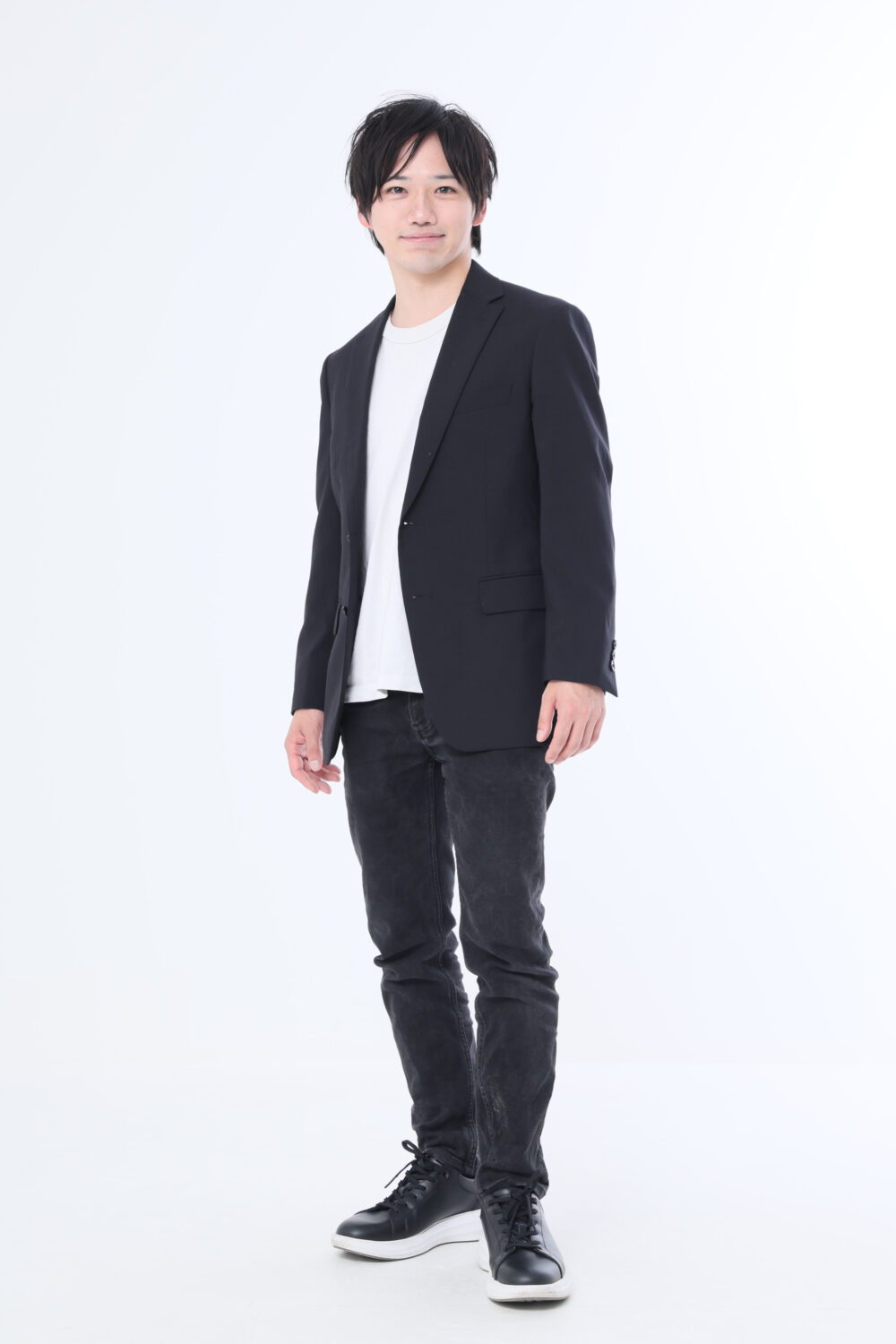 東京で撮影した声優向け全身プロフィール写真